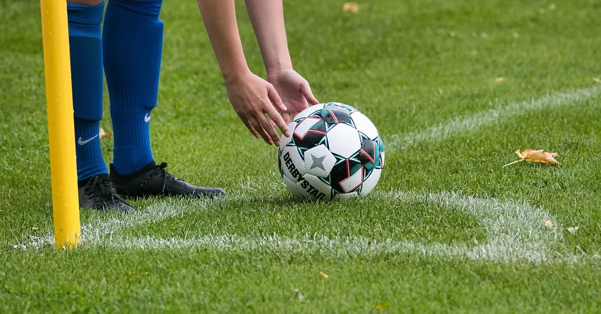 corner ball, corner point, football