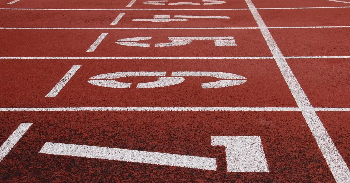 match, arrival, track